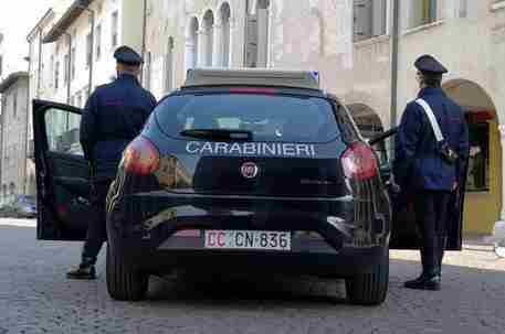 Rubavano nella piazzola ecologica, tre arresti ad Aviano 