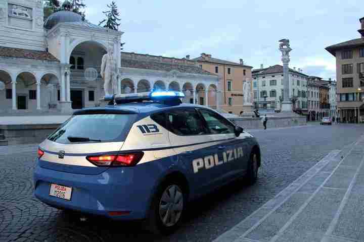 Deve scontare pena per violenza contro ex, arrestato a Udine  