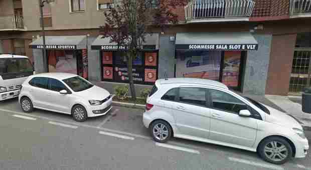   RAPINA IN UNA SALA GIOCHI NEL VERONESE, UCCISO IL TITOLARE   