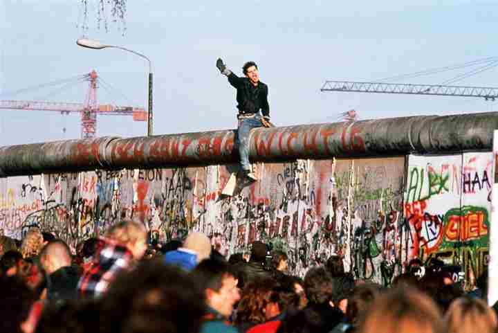 Muro di Berlino: oggi le celebrazioni con discorsi e musica  