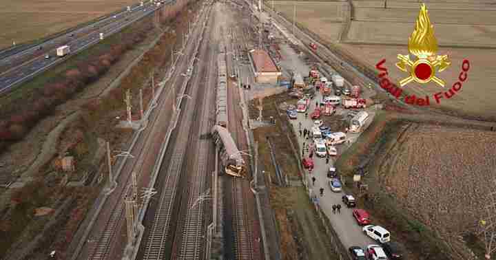  DERAGLIA UN TRENO A ALTA VELOCITÀ A LODI, 2 MORTI E 31 FERITI    